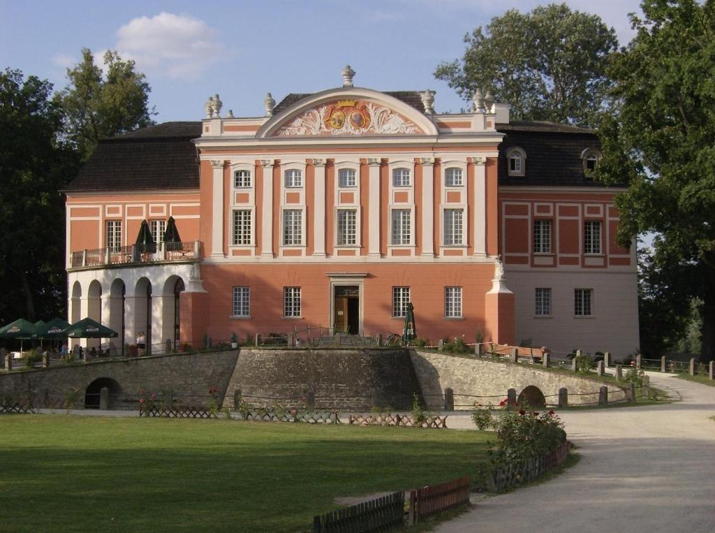 Aparthotel Palac Kurozwęki Exterior foto