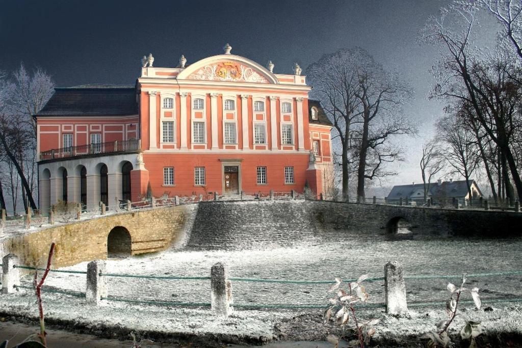 Aparthotel Palac Kurozwęki Exterior foto